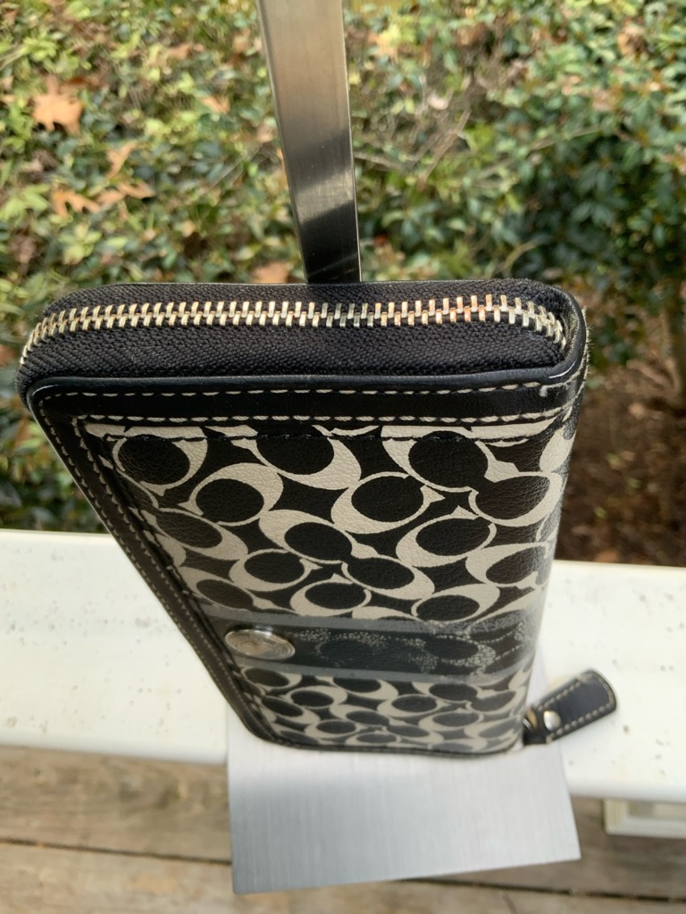 Coach Black and White Signature Zip Around Wallet - Picture 5 of 12